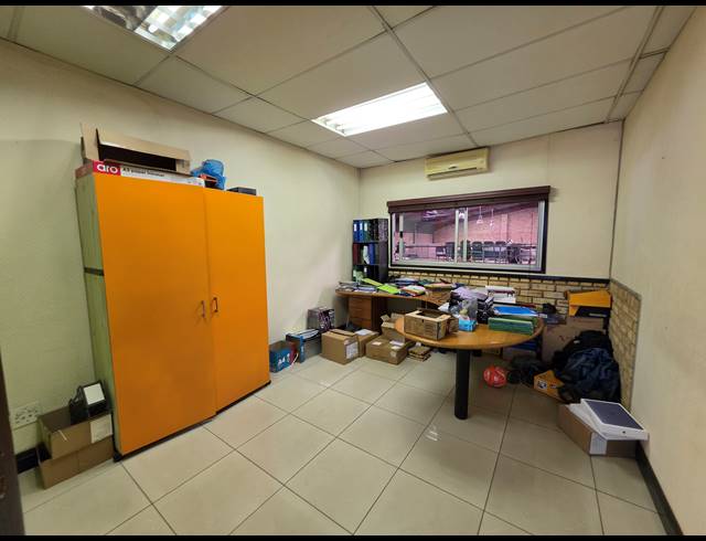 1,199M² FACTORY FOR SALE IN KYA SANDS